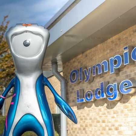 The Olympic Lodge Aylesbury  Esterno foto