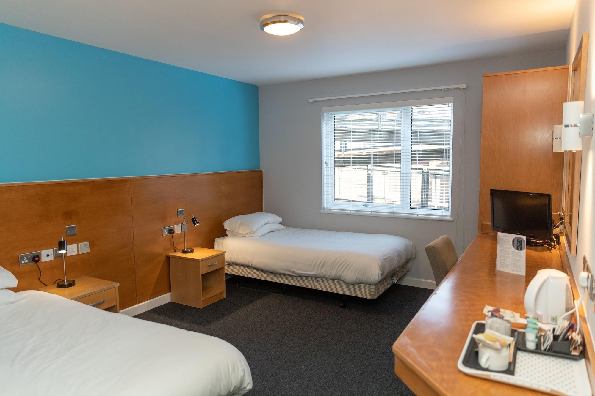 The Olympic Lodge Aylesbury  Esterno foto