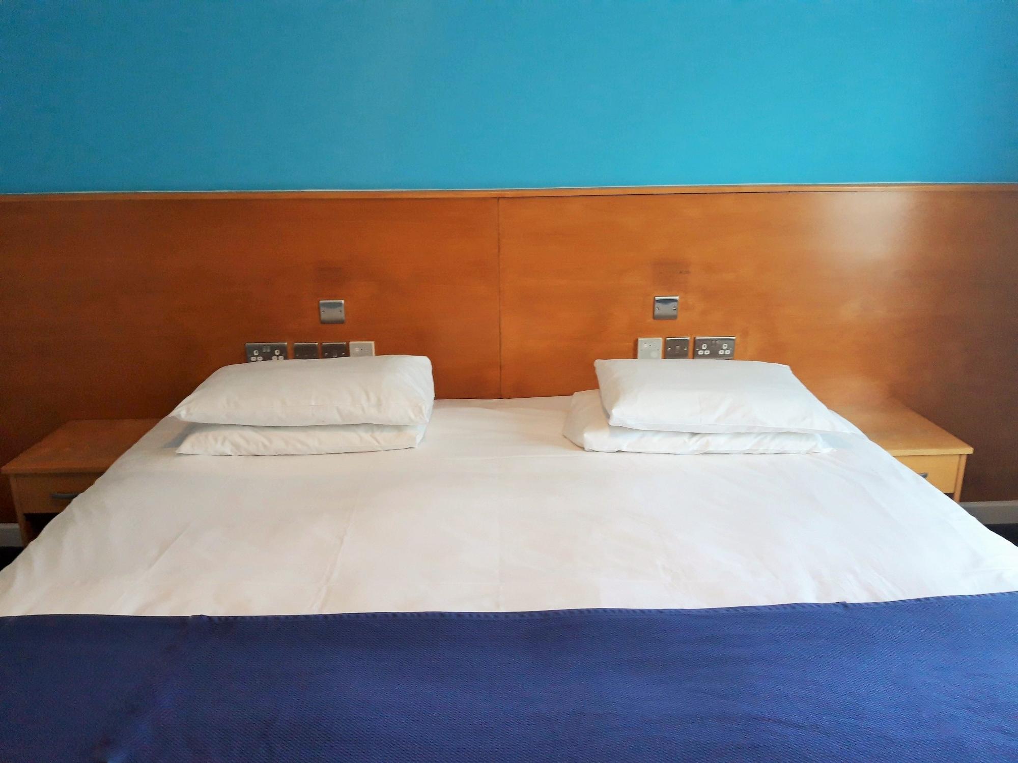 The Olympic Lodge Aylesbury  Esterno foto