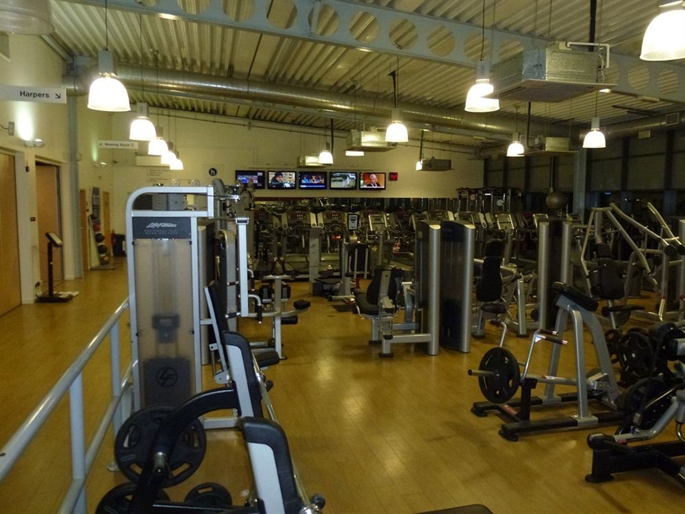 The Olympic Lodge Aylesbury  Esterno foto