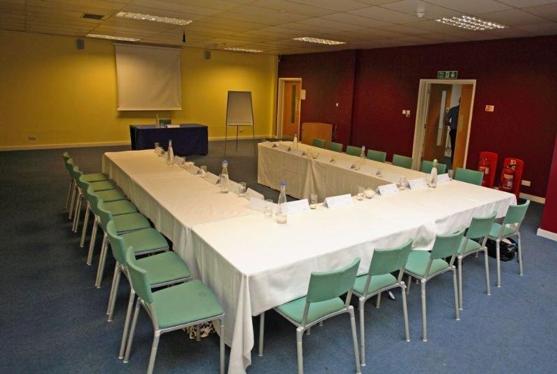 The Olympic Lodge Aylesbury  Esterno foto