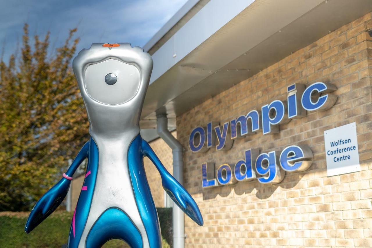 The Olympic Lodge Aylesbury  Esterno foto